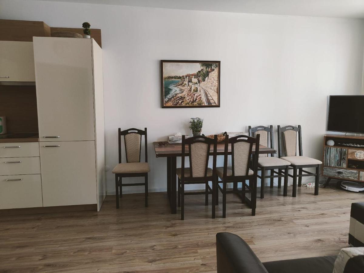 Studio Aivasovskij Park - Meters Away From Beach Pomorie Exterior foto