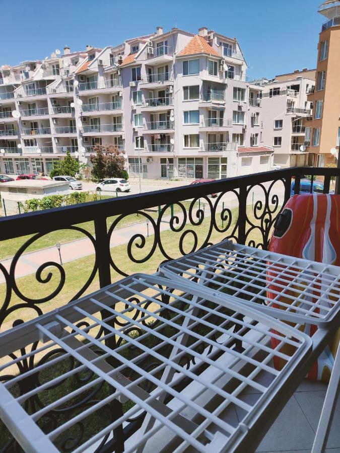 Studio Aivasovskij Park - Meters Away From Beach Pomorie Exterior foto
