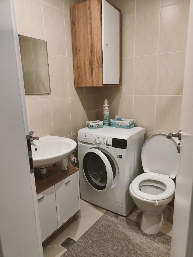 Studio Aivasovskij Park - Meters Away From Beach Pomorie Exterior foto