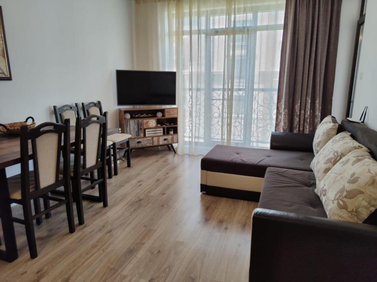 Studio Aivasovskij Park - Meters Away From Beach Pomorie Exterior foto